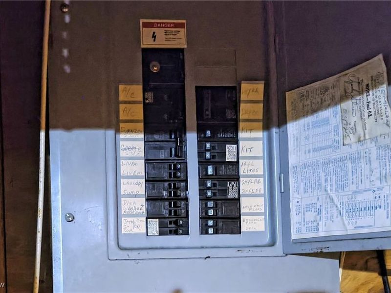 10721 Englewood Avenue, Cleveland, OH 44108 Photo 14