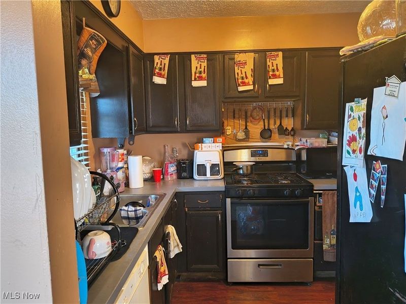 10721 Englewood Avenue, Cleveland, OH 44108 Photo 5