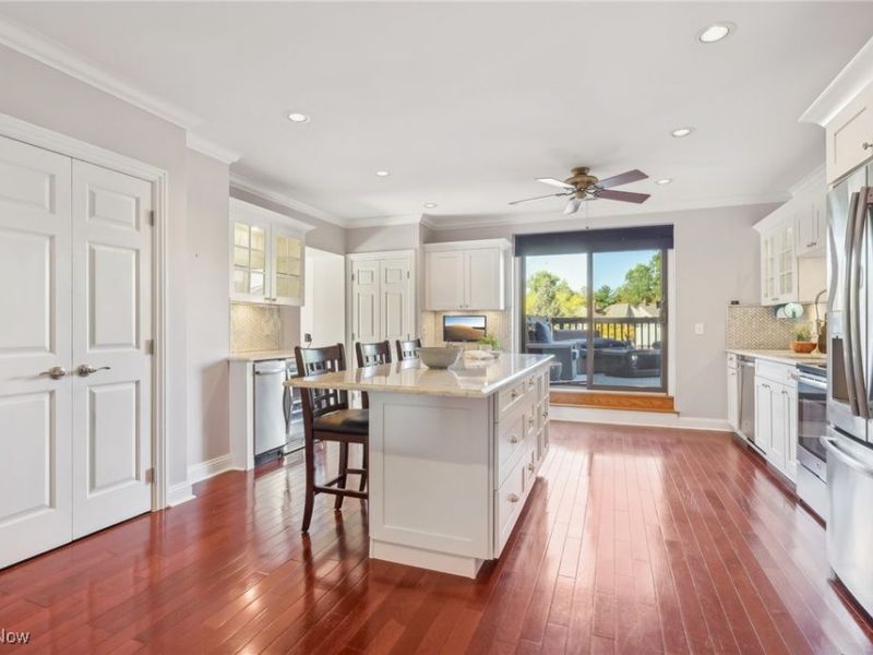 23200 Lake Road, Unit 47, Bay Village, OH 44140 Photo 5