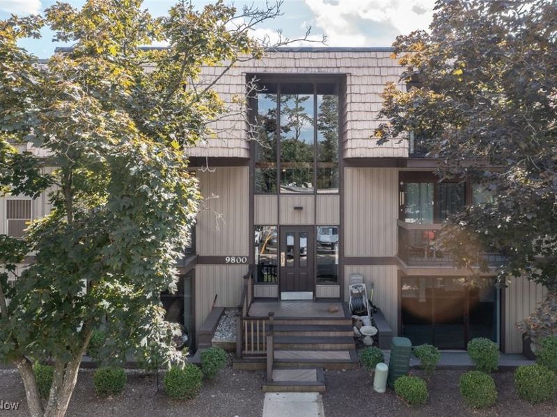 9800 Cove Drive, Unit H2, North Royalton, OH 44133 Photo 1