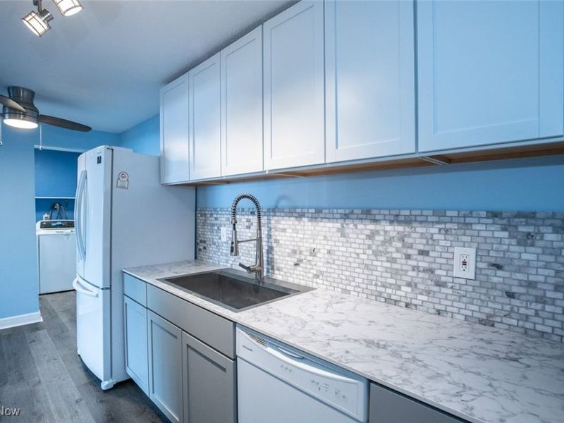 9800 Cove Drive, Unit H2, North Royalton, OH 44133 Photo 9