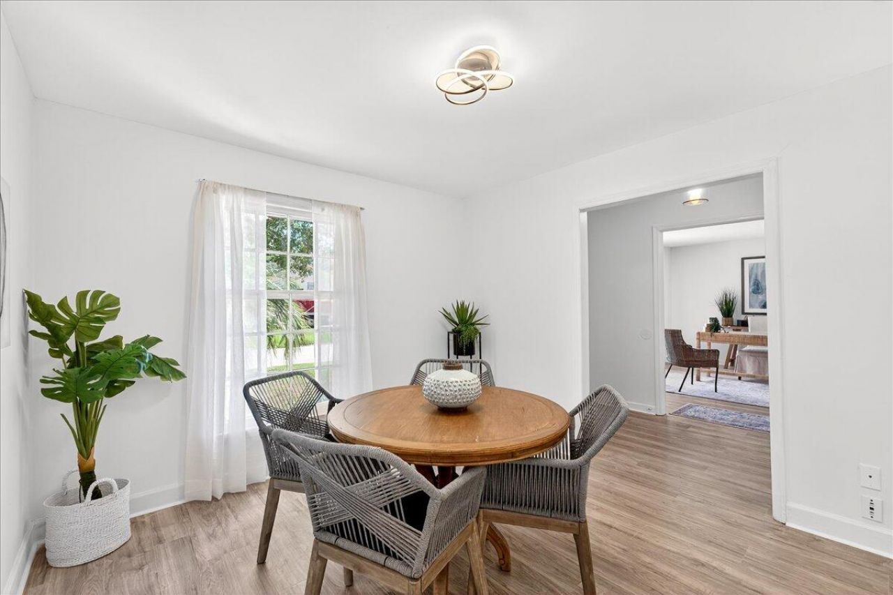 3452 Plaza Lane Photo 10