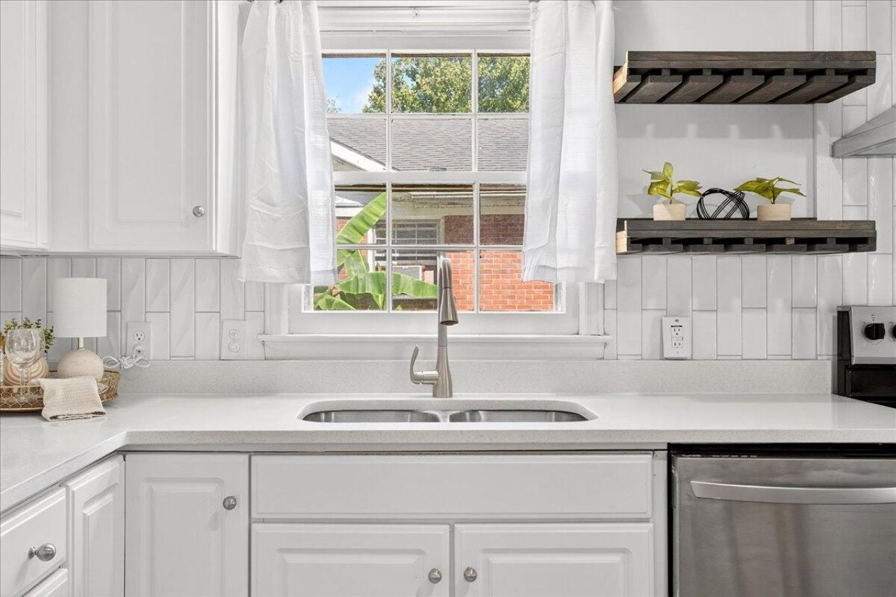 3452 Plaza Lane Photo 13