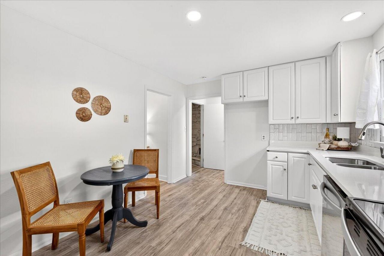 3452 Plaza Lane Photo 17