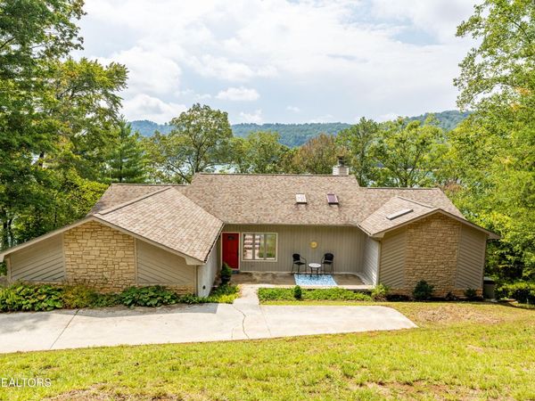 1691 Cove Pointe Rd, LaFollette, TN 37766