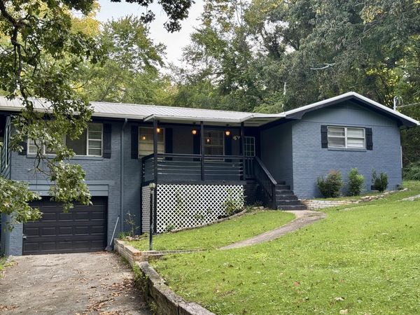 220 W Crest Road, Rossville, GA 30741