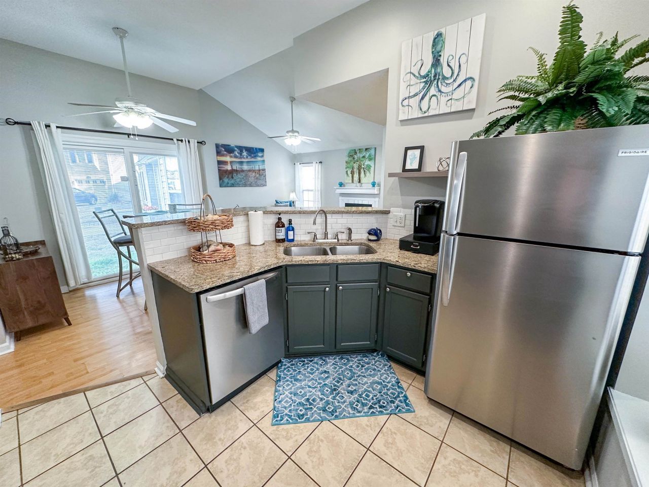 312 Lyons Cove Dr. Photo 8