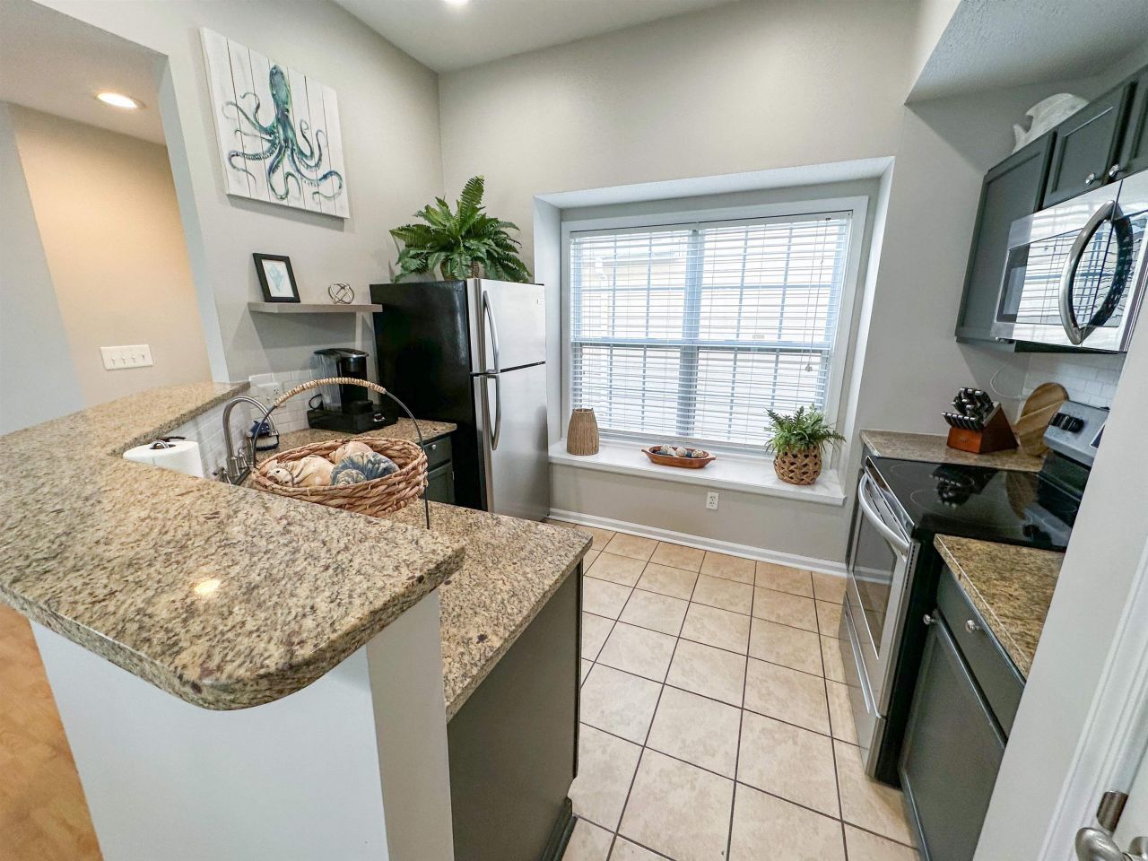 312 Lyons Cove Dr. Photo 9