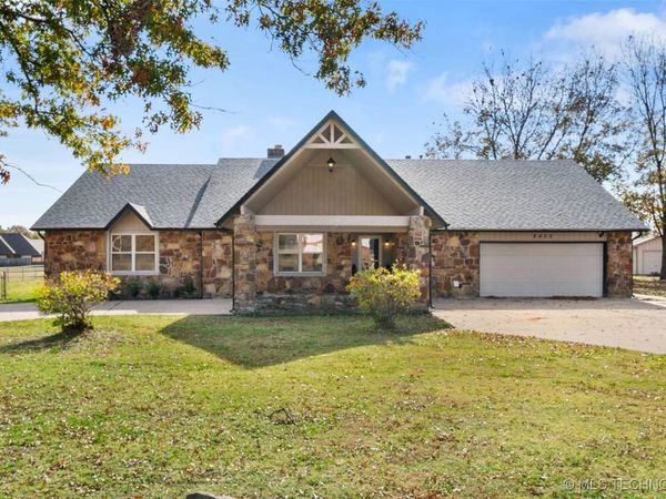 8452 E Blackwell Avenue, Claremore, OK 74019