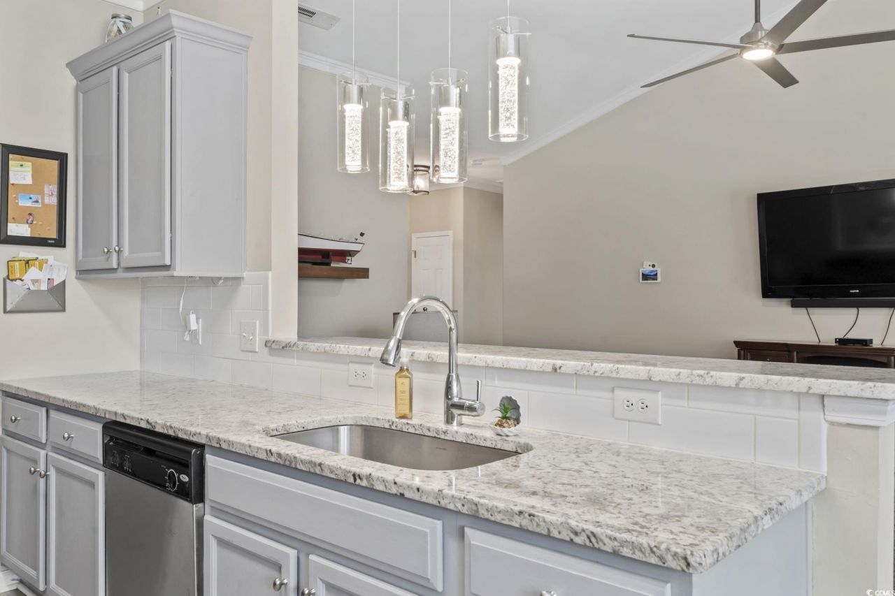 173 Cloverleaf Dr. Photo 23