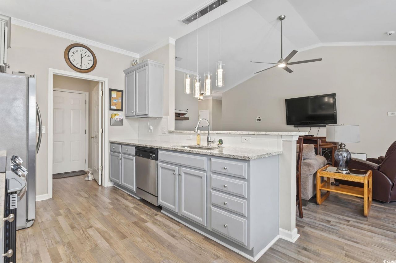 173 Cloverleaf Dr. Photo 24