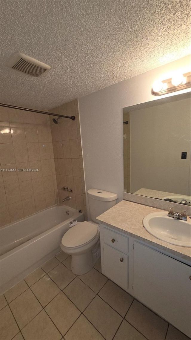 5231 Geneva Way, Unit 205, Doral, FL 33166 Photo