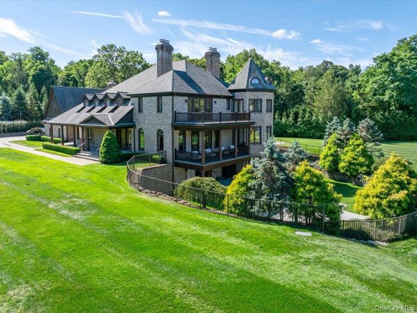 2 Sunset Drive, Head Of The Harbor, NY 11780