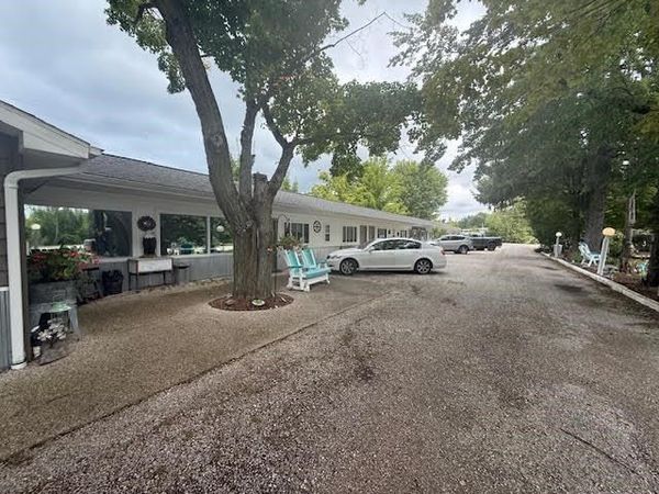 4871 N US-31, Eastport, MI 49627