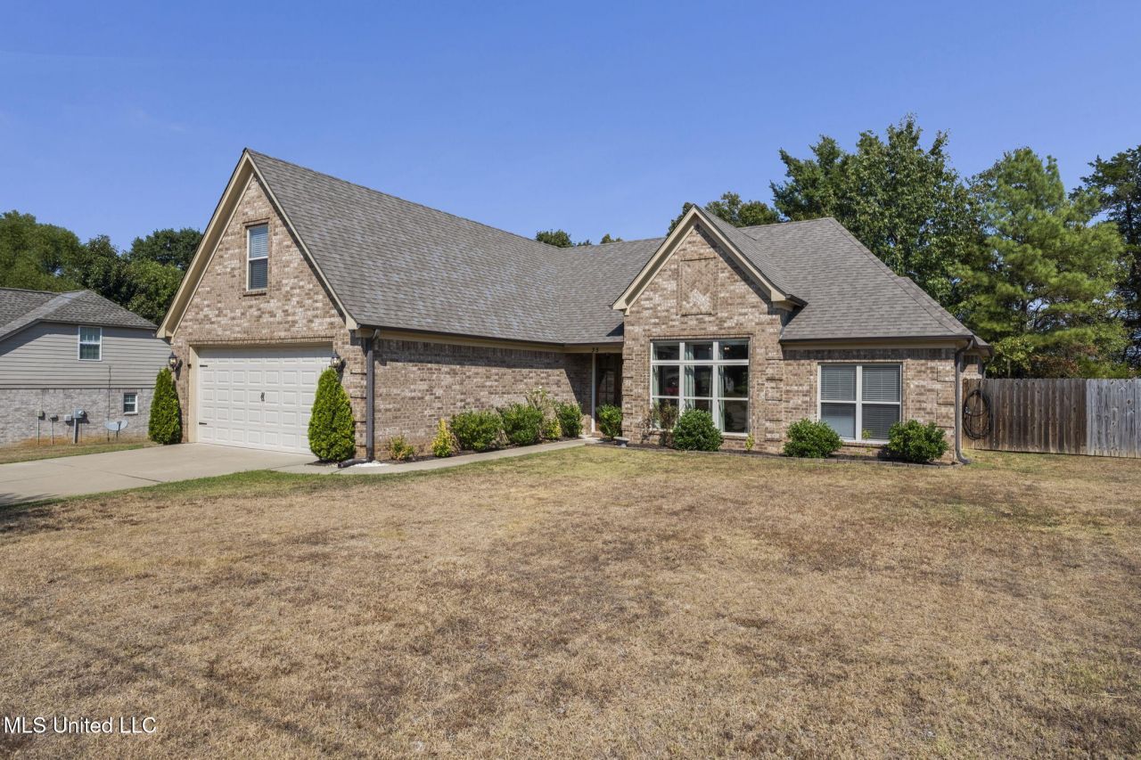 35 Pearson Cove, Byhalia, MS 38611 Main Photo