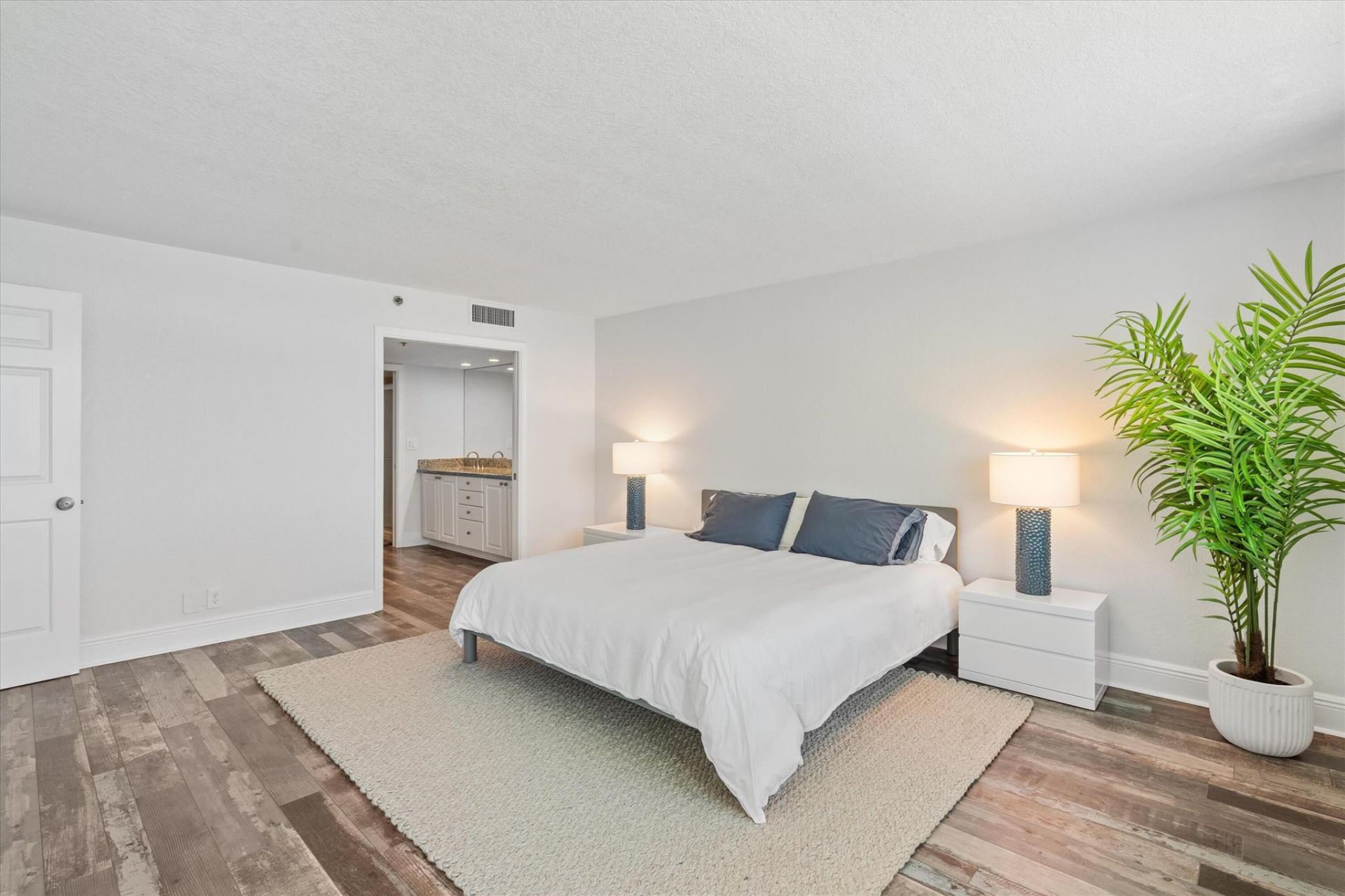 840 Ocean Drive, Unit 1104, Juno Beach, FL 33408 Photo