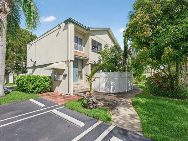3007 NW 5th Ter, Pompano Beach, FL 33064