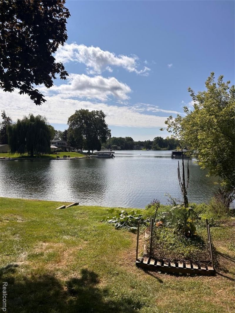 10023 Cedar Shores, White Lake Township, MI 48386 Main Photo