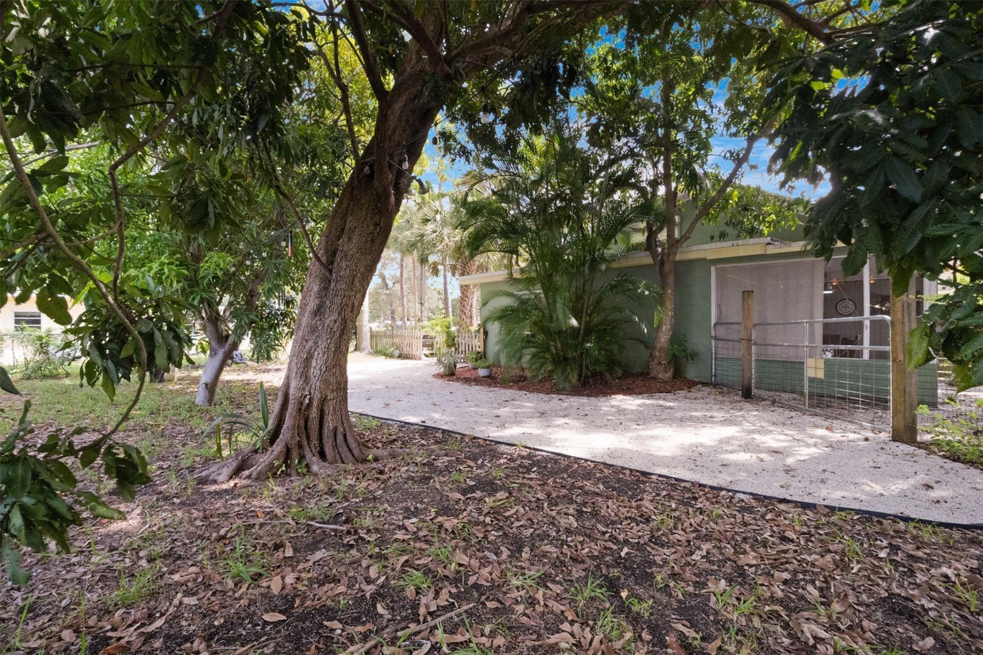 2091 SW 30th Terrace, Fort Lauderdale, FL 33312 Photo