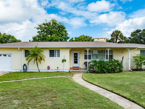 307 Manhattan Avenue, Daytona Beach, FL 32118