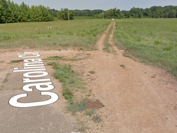 Carolina Circle Circle, Senatobia, MS 38668