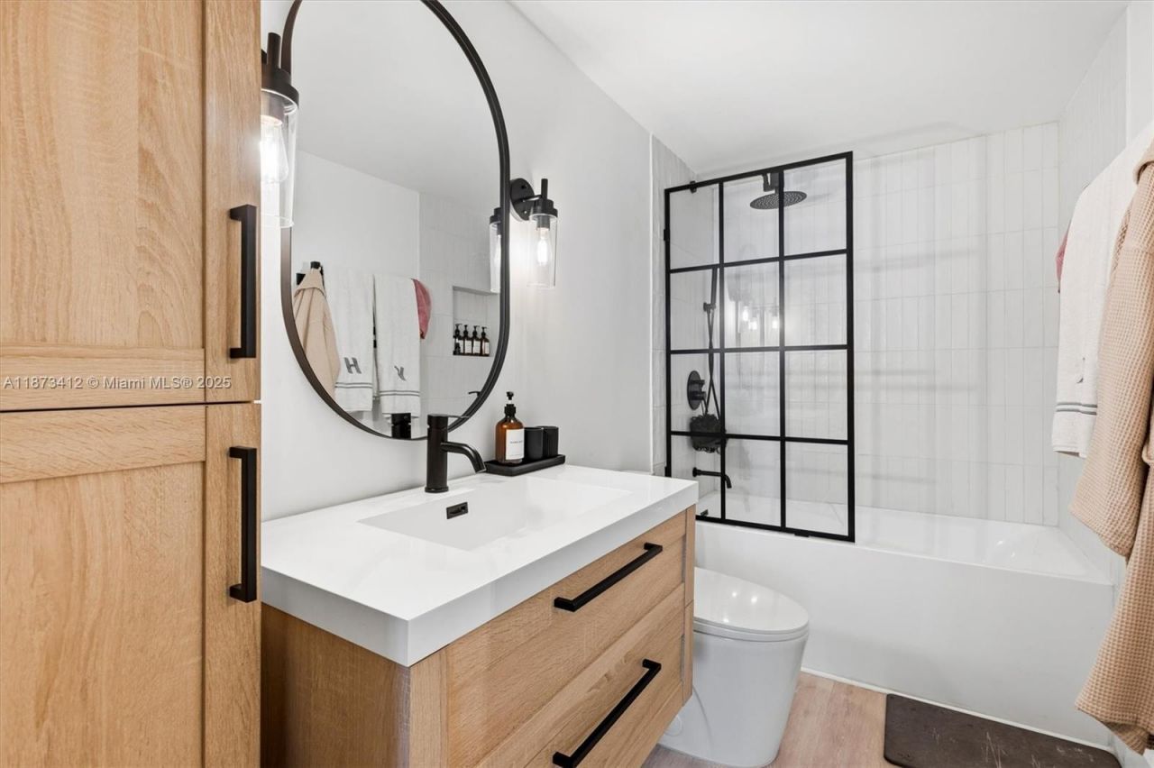 701 Brickell Key Blvd, Unit 1106, Miami, FL 33131 Photo