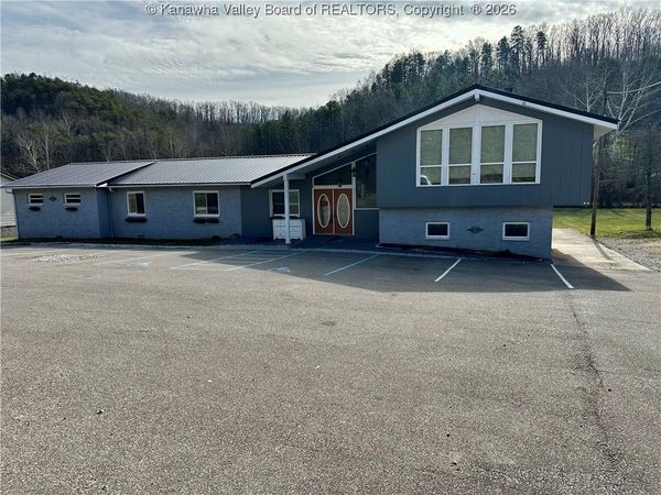 5570 US Rt 60, Hurricane, WV 25526