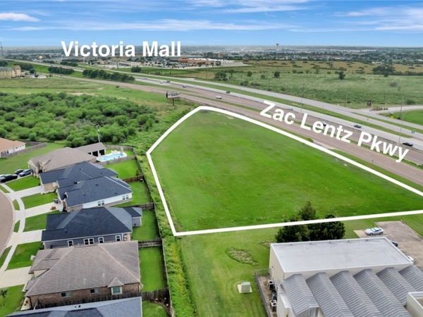 6201 NE Zac Lentz Parkway , Victoria, TX 77904