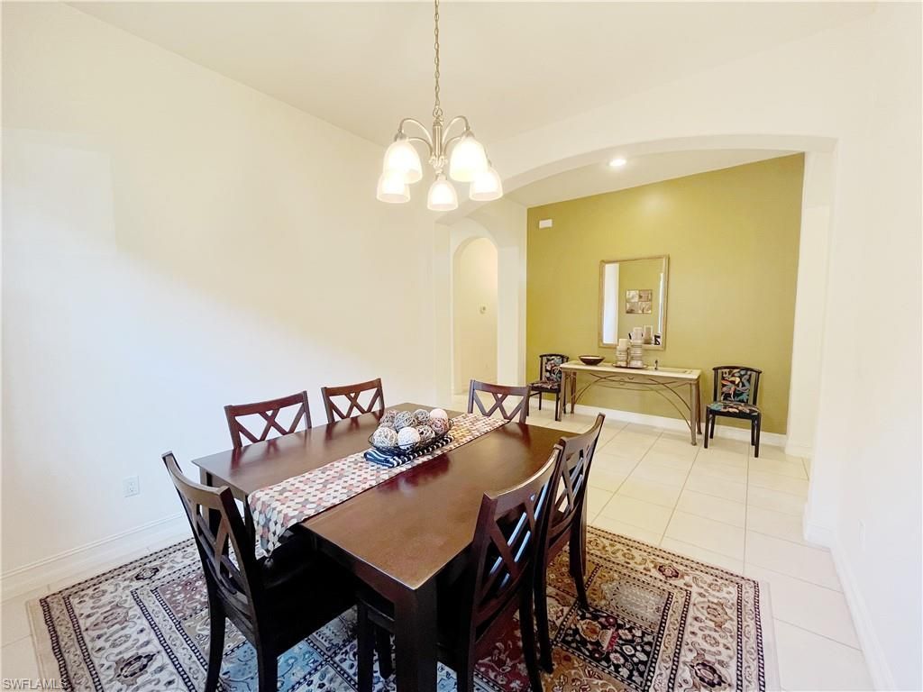 1366 Serrano Cir, Naples, FL 34105 Photo