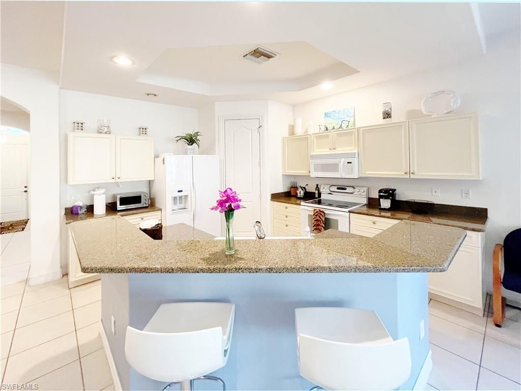 1366 Serrano Cir, Naples, FL 34105 Photo