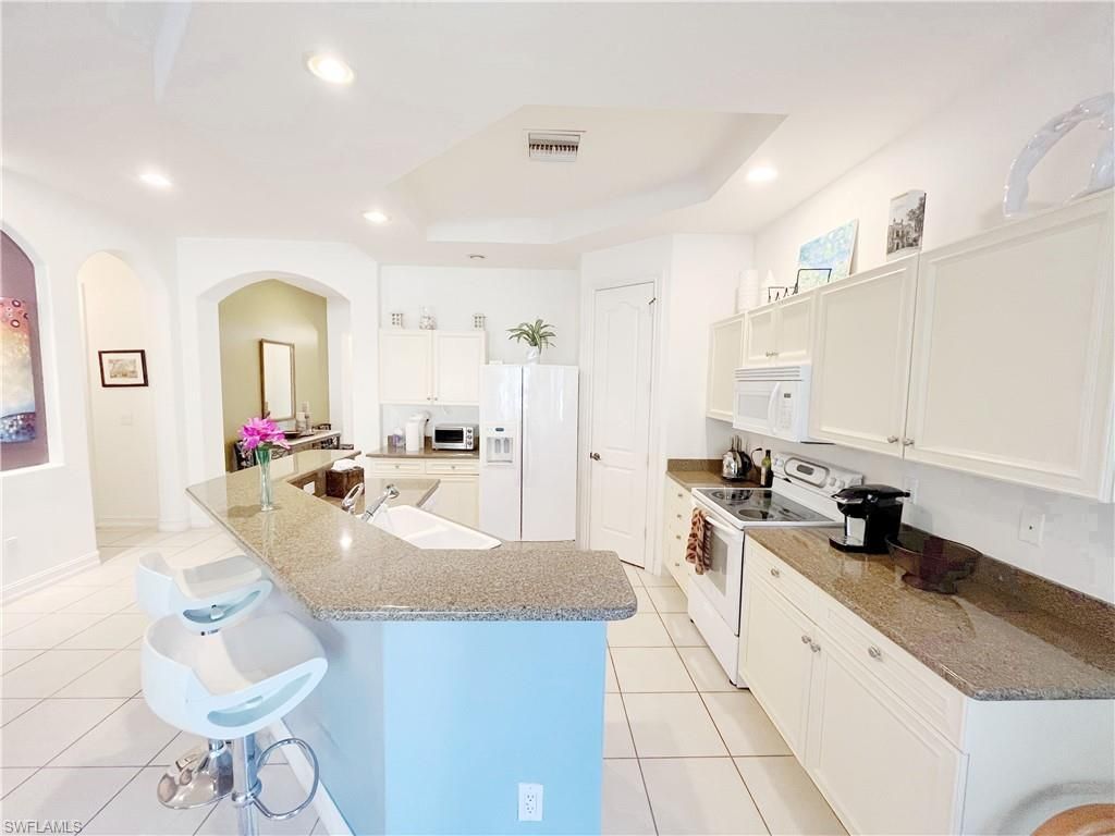 1366 Serrano Cir, Naples, FL 34105 Photo
