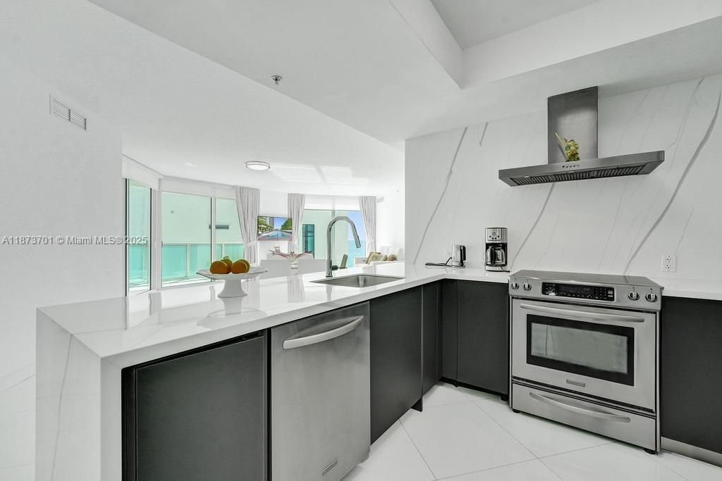 150 Sunny Isles Blvd, Unit 1-1606, Sunny Isles Beach, FL 33160 Photo