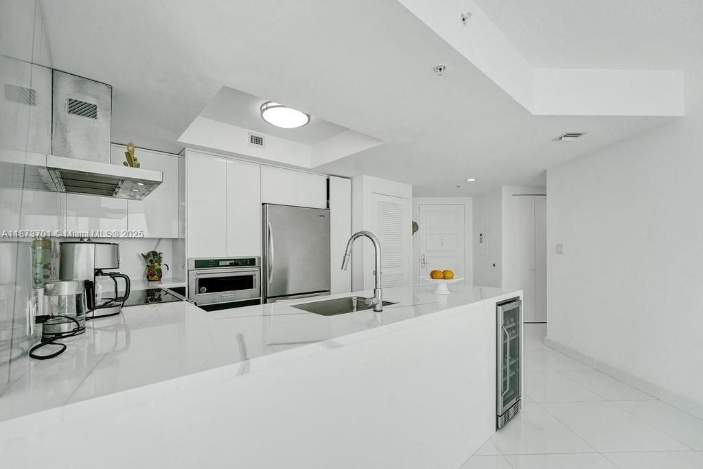 150 Sunny Isles Blvd, Unit 1-1606, Sunny Isles Beach, FL 33160 Photo