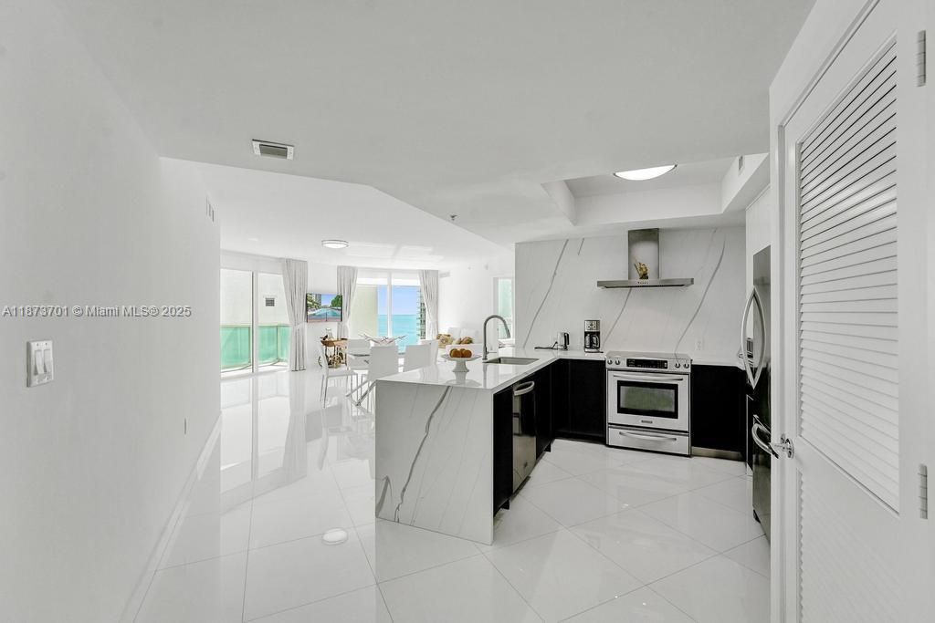 150 Sunny Isles Blvd, Unit 1-1606, Sunny Isles Beach, FL 33160 Photo