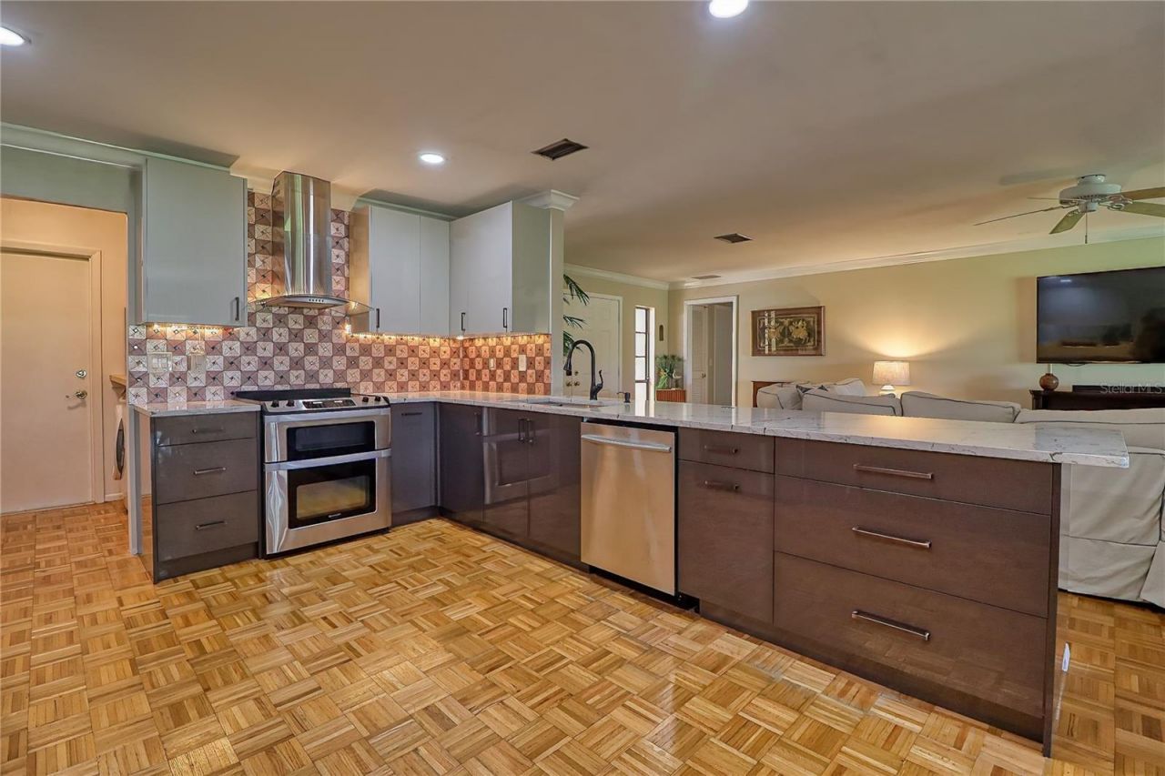 7149 Fairway Bend Circle, Sarasota, FL 34243 Photo