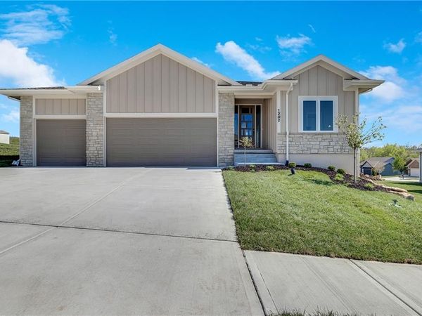 1202 Morgan Drive, Pleasant Hill, MO 64080