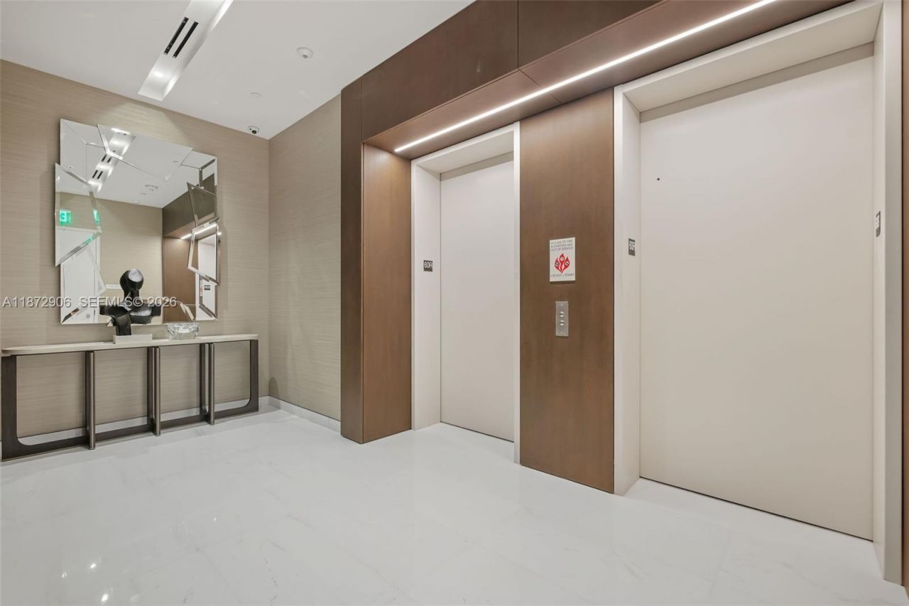 300 Biscayne Blvd Way, Unit PH6001, Miami, FL 33131 Photo