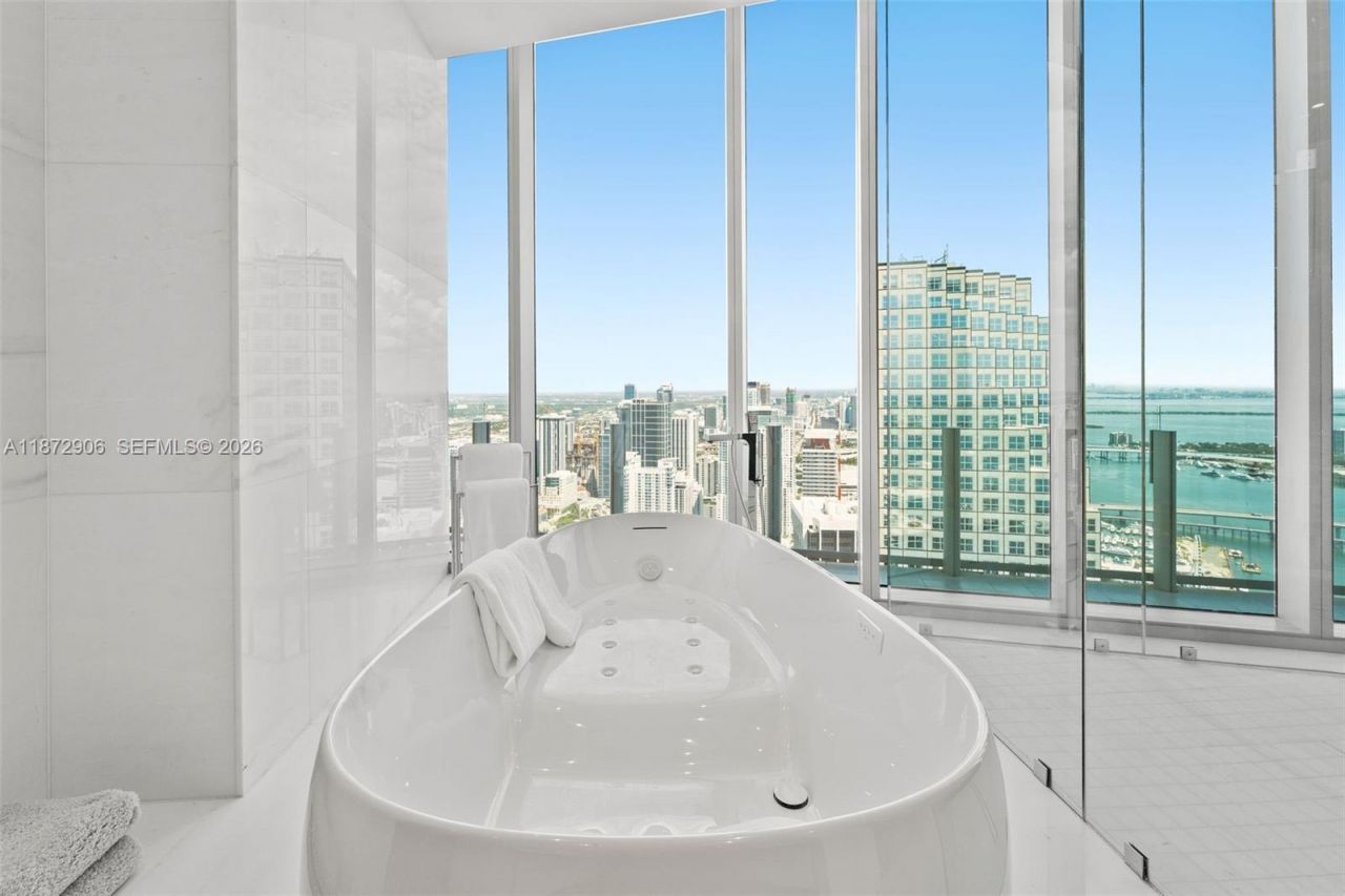 300 Biscayne Blvd Way, Unit PH6001, Miami, FL 33131 Photo