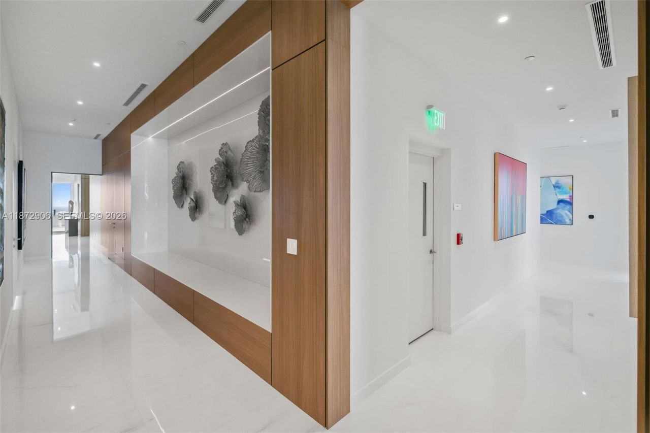 300 Biscayne Blvd Way, Unit PH6001, Miami, FL 33131 Photo