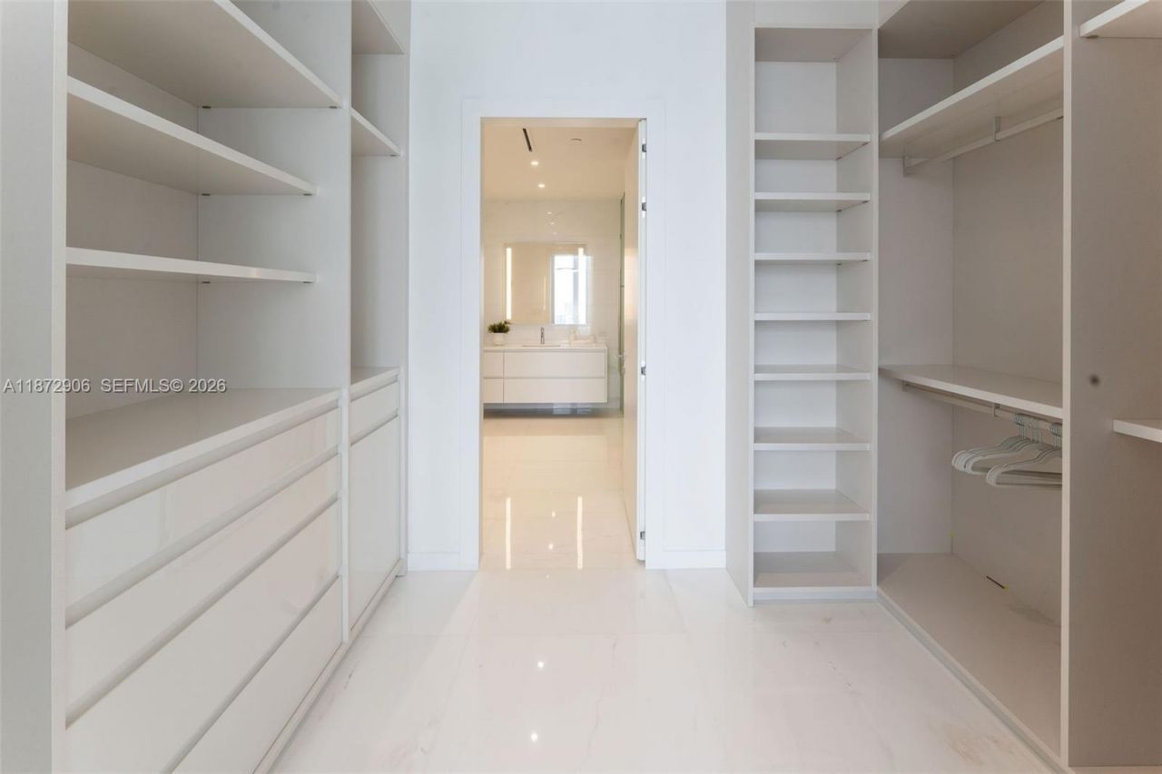 300 Biscayne Blvd Way, Unit PH6001, Miami, FL 33131 Photo