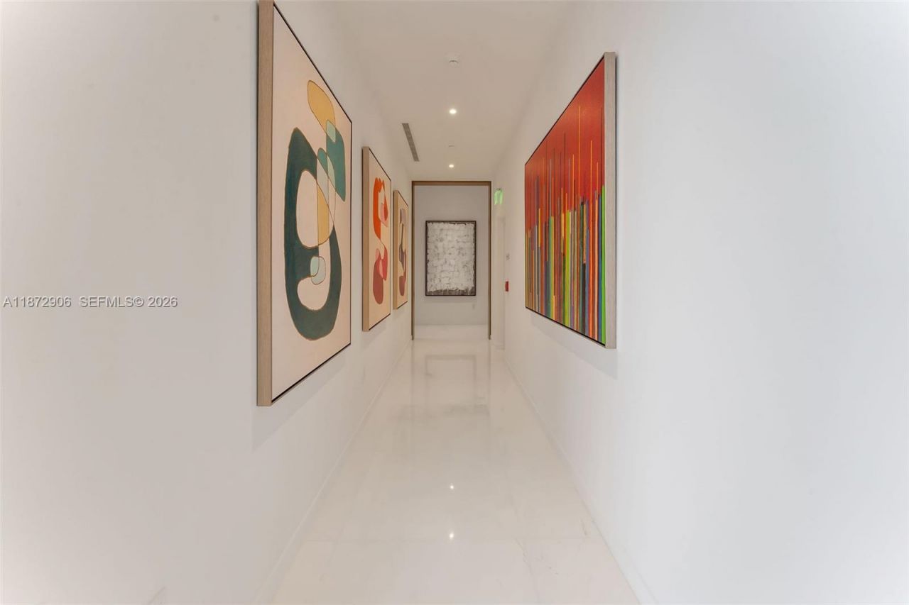 300 Biscayne Blvd Way, Unit PH6001, Miami, FL 33131 Photo
