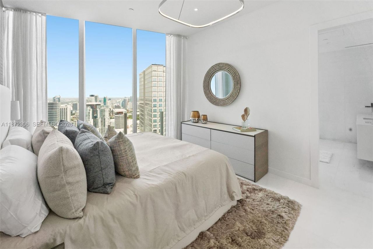 300 Biscayne Blvd Way, Unit PH6001, Miami, FL 33131 Photo