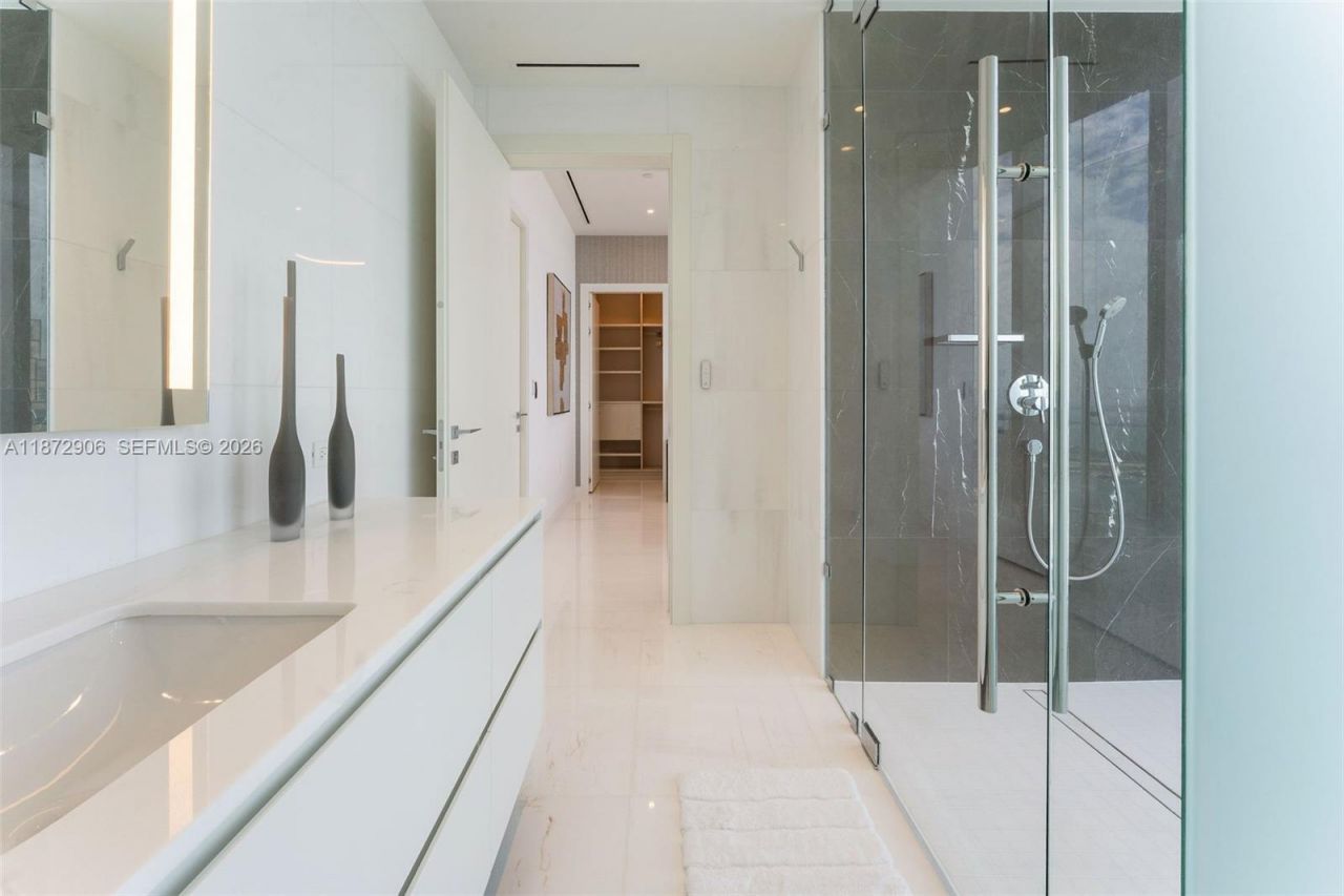 300 Biscayne Blvd Way, Unit PH6001, Miami, FL 33131 Photo