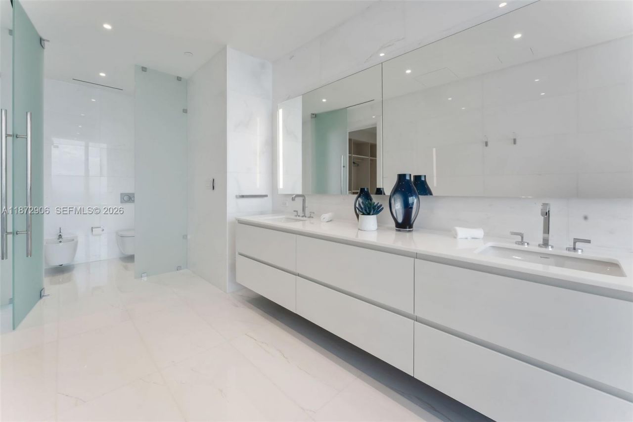 300 Biscayne Blvd Way, Unit PH6001, Miami, FL 33131 Photo