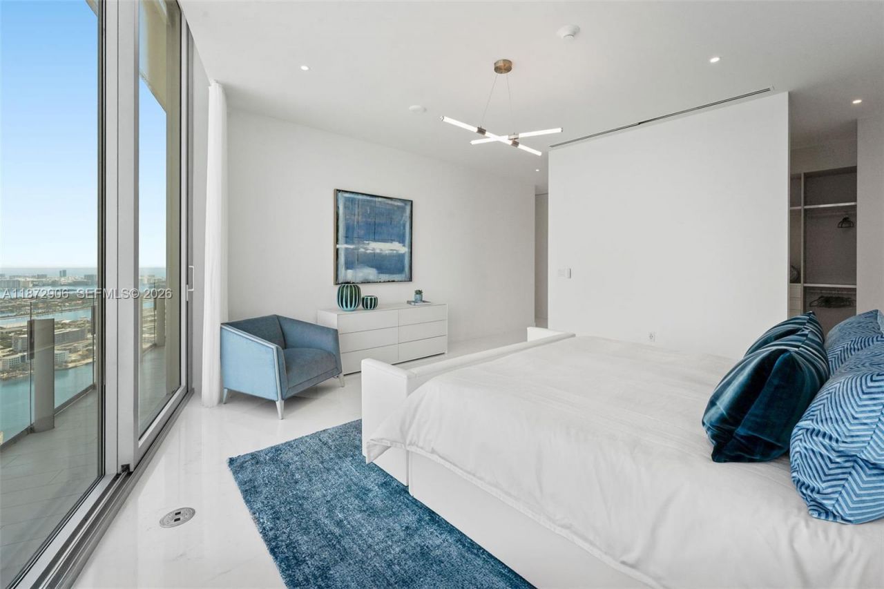 300 Biscayne Blvd Way, Unit PH6001, Miami, FL 33131 Photo
