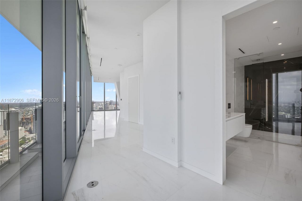300 Biscayne Blvd Way, Unit PH6001, Miami, FL 33131 Photo