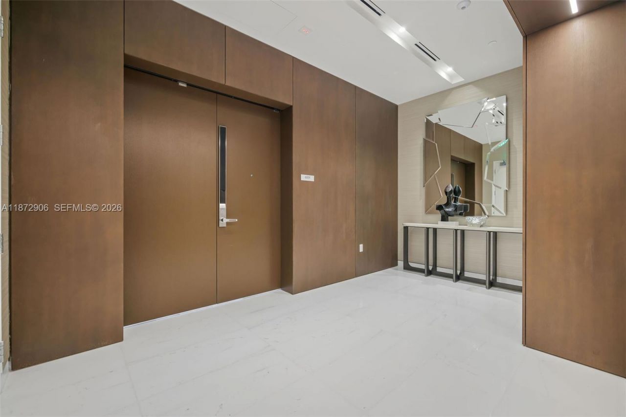 300 Biscayne Blvd Way, Unit PH6001, Miami, FL 33131 Photo