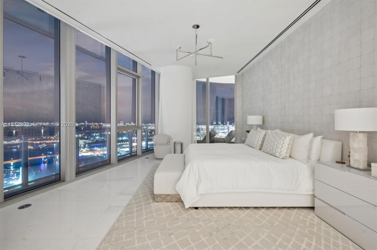 300 Biscayne Blvd Way, Unit PH6001, Miami, FL 33131 Photo