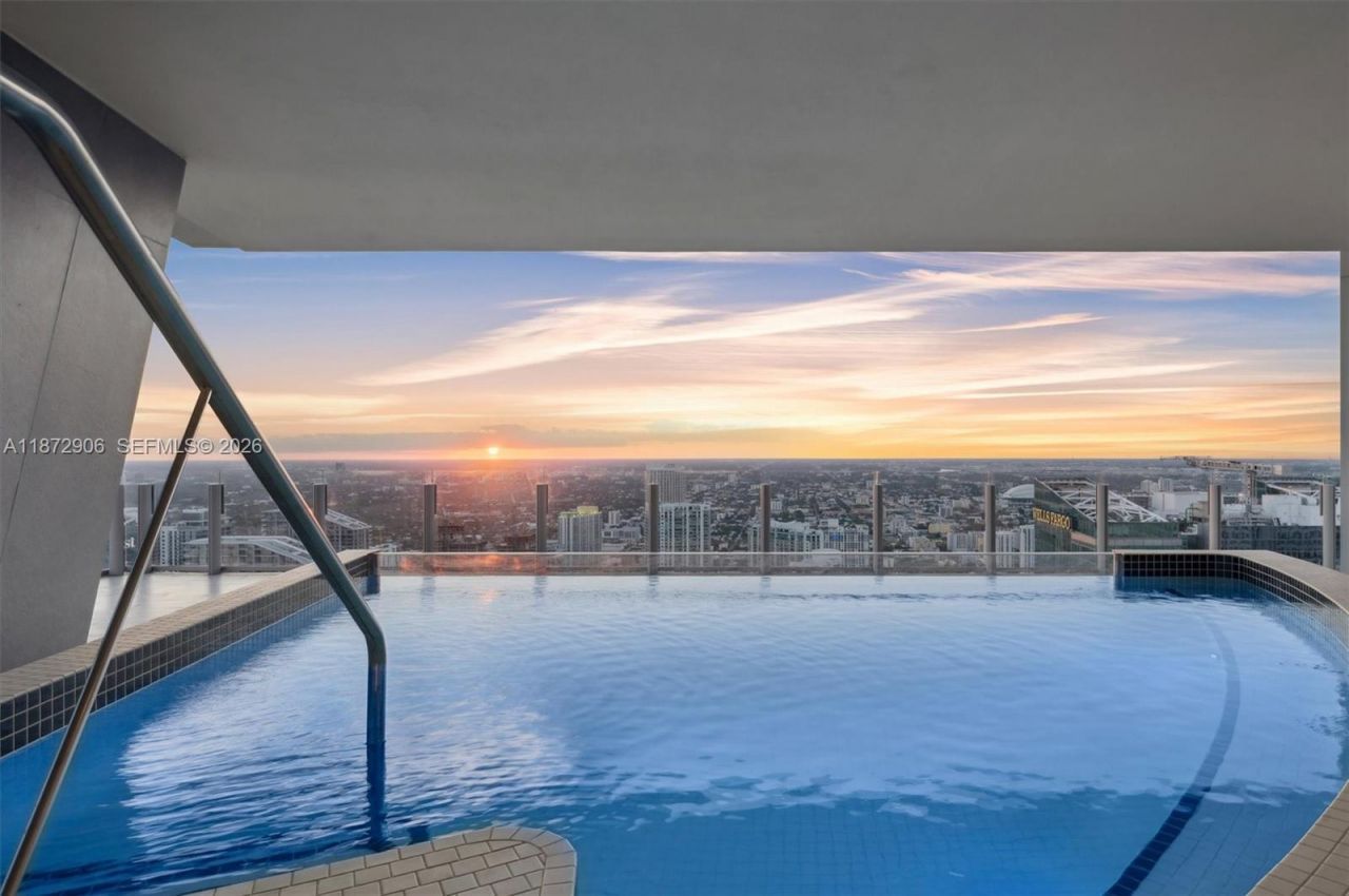 300 Biscayne Blvd Way, Unit PH6001, Miami, FL 33131 Photo