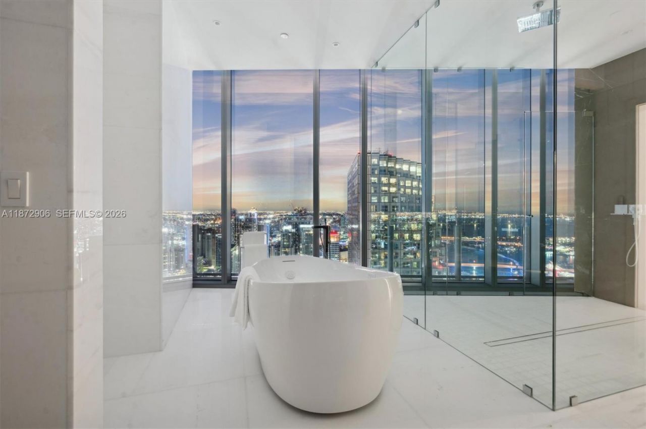 300 Biscayne Blvd Way, Unit PH6001, Miami, FL 33131 Photo